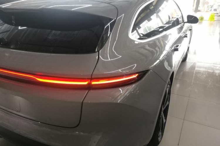 Used Nio ET5T 2023 75 kWh Touring Right Rear Taillight