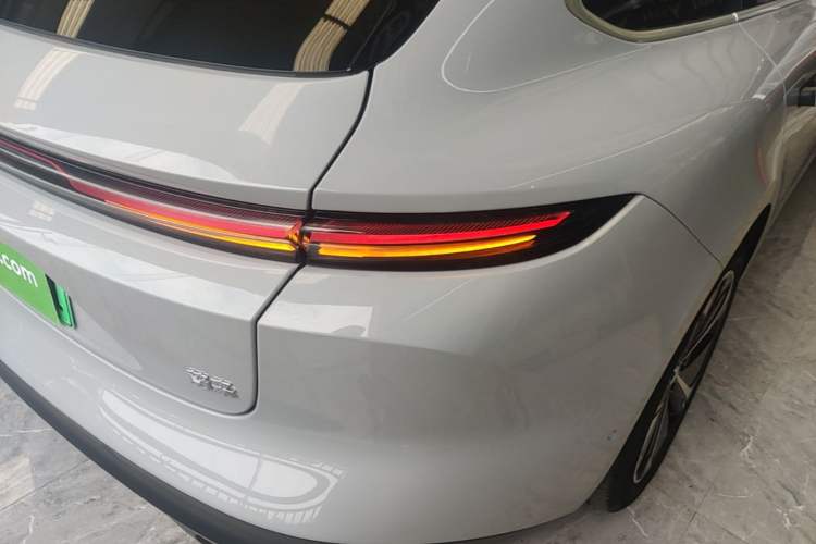 Used Nio ET5T 2023 75 kWh Touring Right Rear Taillight