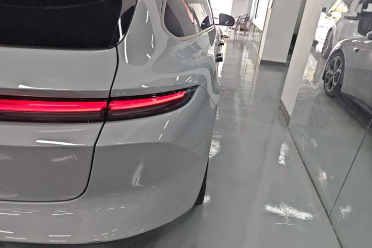 Used Nio ET5T 2023 75 kWh Touring Right Rear Taillight