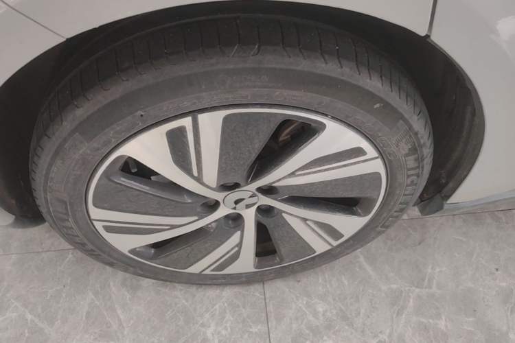 Used Nio ET5T 2023 75 kWh Touring Right Rear Wheel Hub