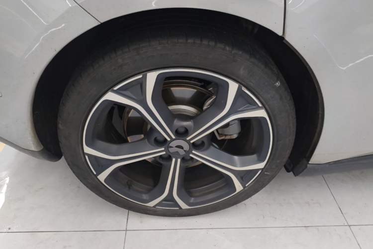 Used Nio ET5T 2023 75 kWh Touring Right Rear Wheel Hub
