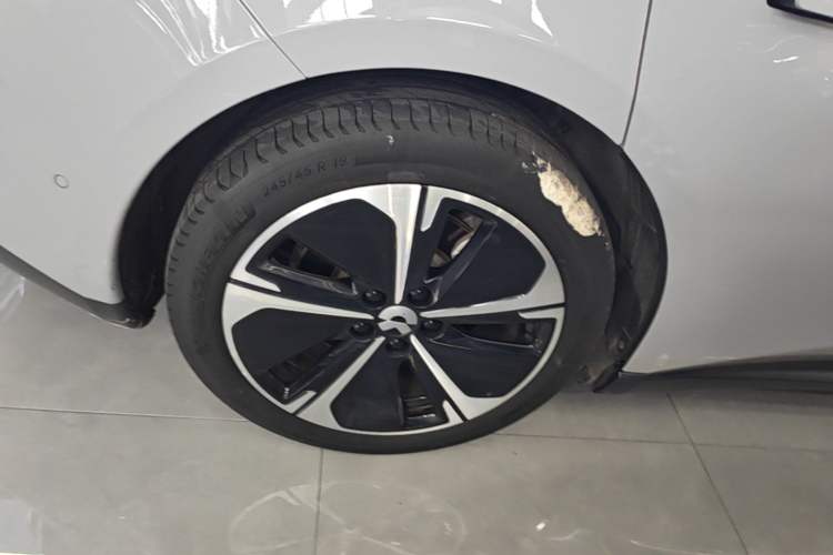 Used Nio ET5T 2023 75 kWh Touring Right Rear Wheel Hub