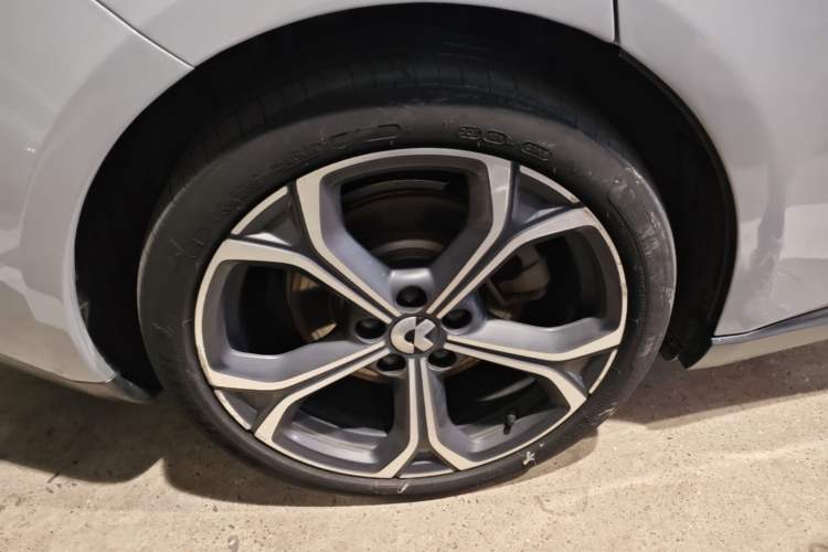 Used Nio ET5T 2023 75 kWh Touring Right Rear Wheel Hub