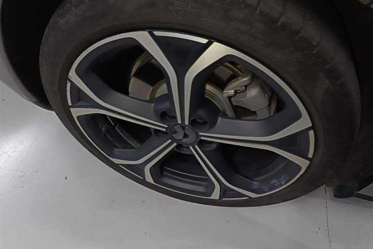 Used Nio ET5T 2023 75 kWh Touring Right Rear Wheel Hub