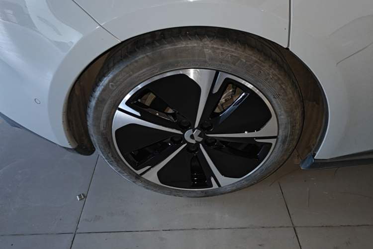 Used Nio ET5T 2023 75 kWh Touring Right Rear Wheel Hub