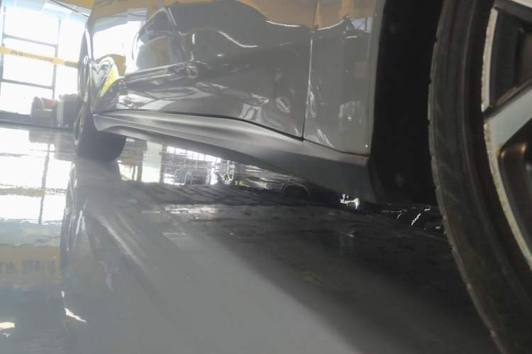 Used Nio ET5T 2023 75 kWh Touring Right Side Sill