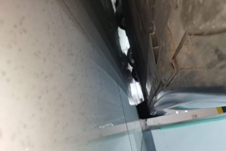 Used Nio ET5T 2023 75 kWh Touring Right Side Sill
