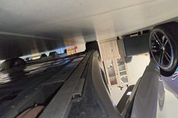 Used Nio ET5T 2023 75 kWh Touring Right Side Sill