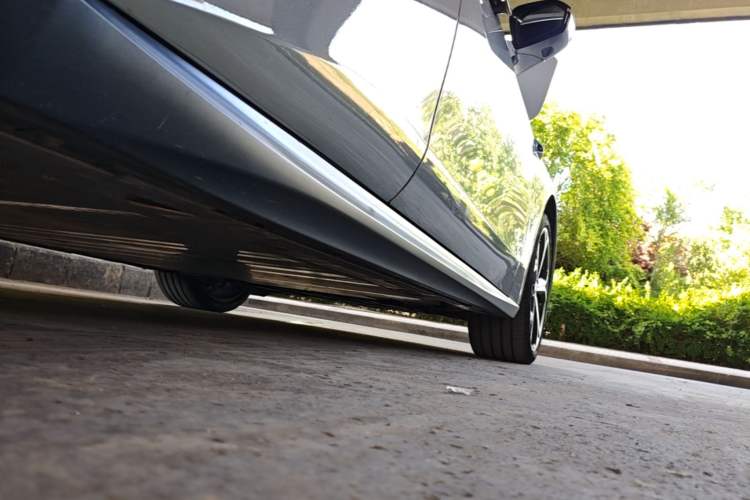Used Nio ET5T 2023 75 kWh Touring Right Side Sill