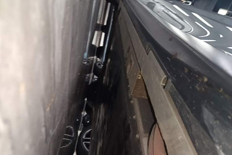 Used Nio ET5T 2023 75 kWh Touring Right Side Sill