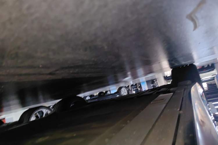 Used Nio ET5T 2023 75 kWh Touring Right Side Sill
