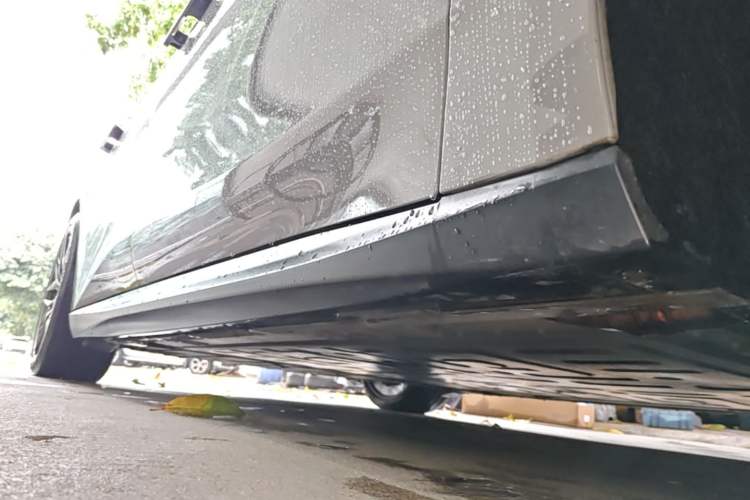 Used Nio ET5T 2023 75 kWh Touring Right Side Sill