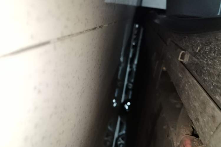 Used Nio ET5T 2023 75 kWh Touring Right Side Sill
