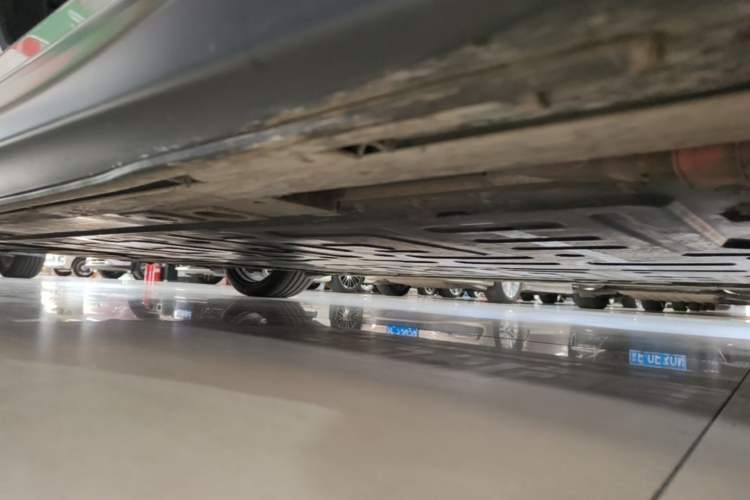 Used Nio ET5T 2023 75 kWh Touring Right Side Sill
