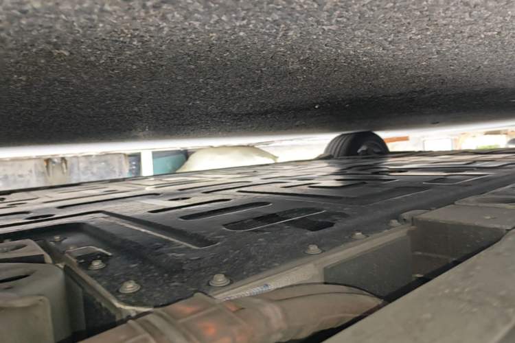Used Nio ET5T 2023 75 kWh Touring Right Side Sill