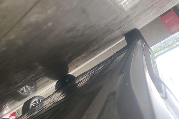 Used Nio ET5T 2023 75 kWh Touring Right Side Sill