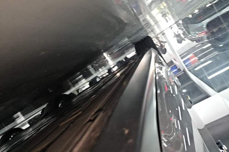 Used Nio ET5T 2023 75 kWh Touring Right Side Sill