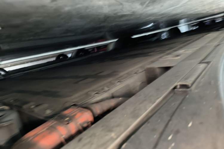 Used Nio ET5T 2023 75 kWh Touring Right Side Sill