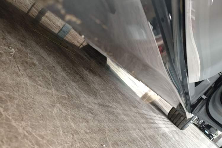 Used Nio ET5T 2023 75 kWh Touring Right Side Sill