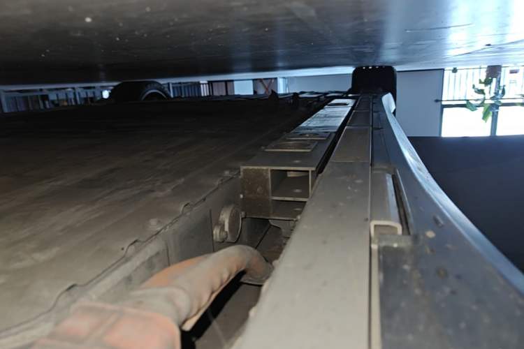 Used Nio ET5T 2023 75 kWh Touring Right Side Sill