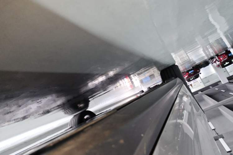 Used Nio ET5T 2023 75 kWh Touring Right Side Sill