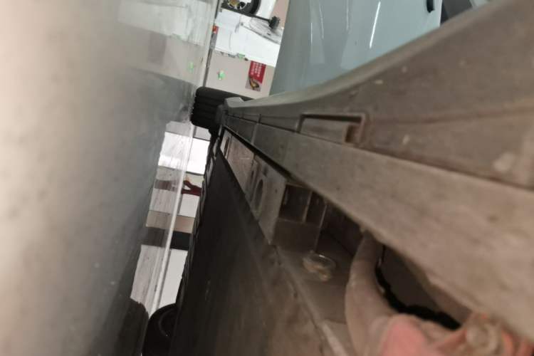 Used Nio ET5T 2023 75 kWh Touring Right Side Sill