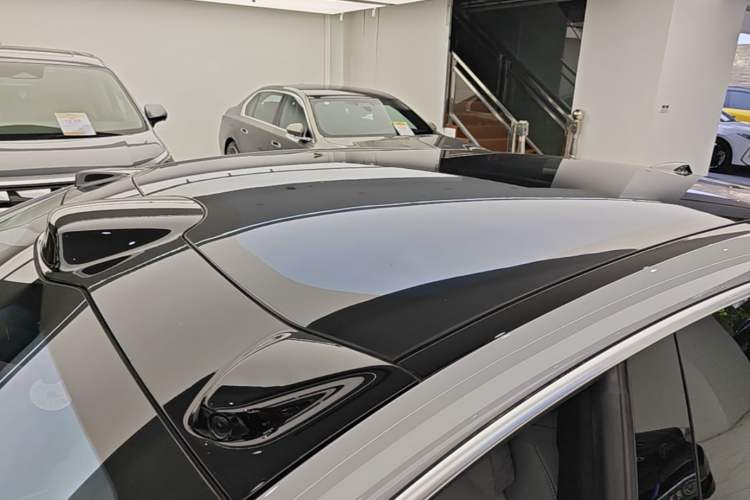 Used Nio ET5T 2023 75 kWh Touring Roof