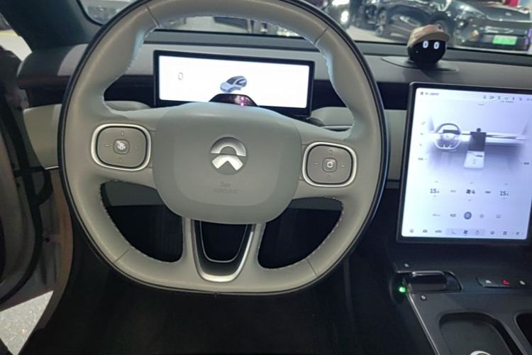 Used Nio ET5T 2023 75 kWh Touring Steering Wheel
