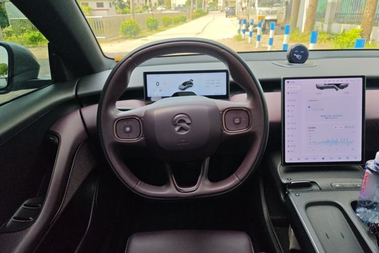 Used Nio ET5T 2023 75 kWh Touring Steering Wheel