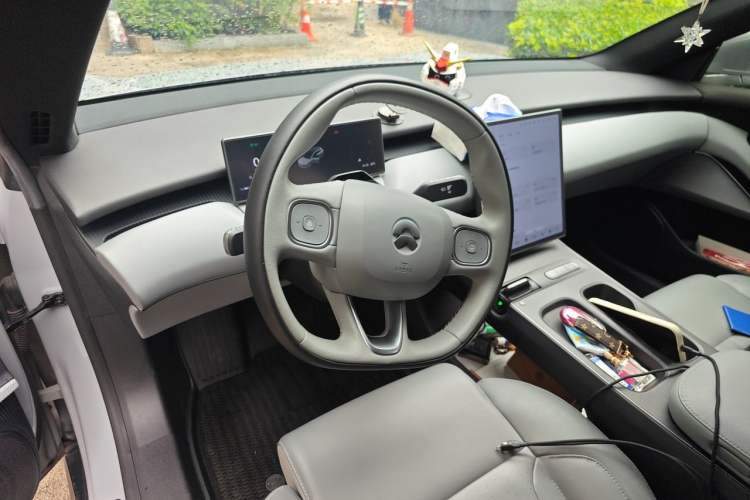 Used Nio ET5T 2023 75 kWh Touring Steering Wheel