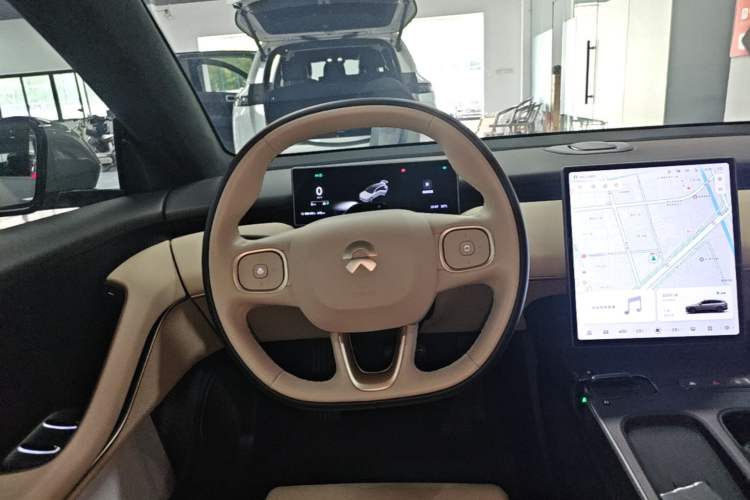 Used Nio ET5T 2023 75 kWh Touring Steering Wheel