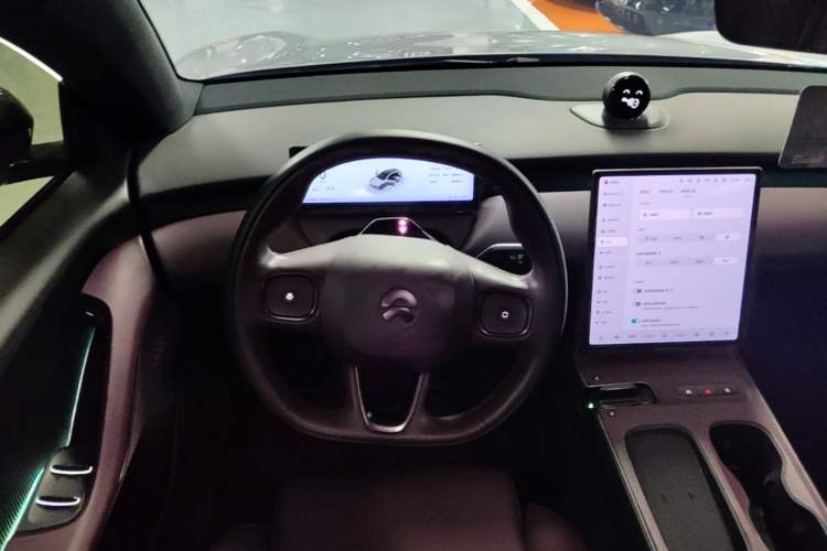 Used Nio ET5T 2023 75 kWh Touring Steering Wheel