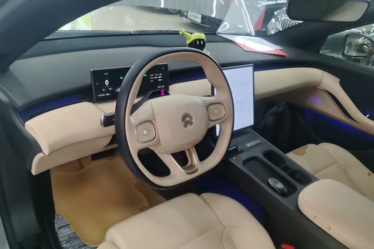 Used Nio ET5T 2023 75 kWh Touring Steering Wheel