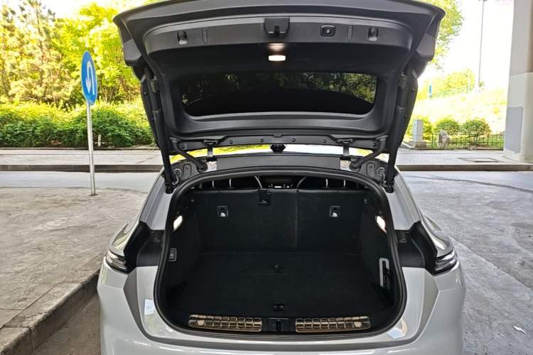 Used Nio ET5T 2023 75 kWh Touring Trunk