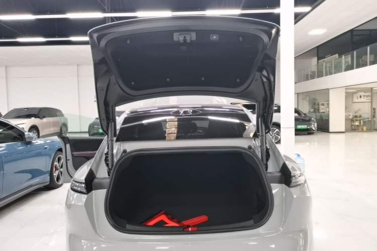 Used Nio ET5T 2023 75 kWh Touring Trunk