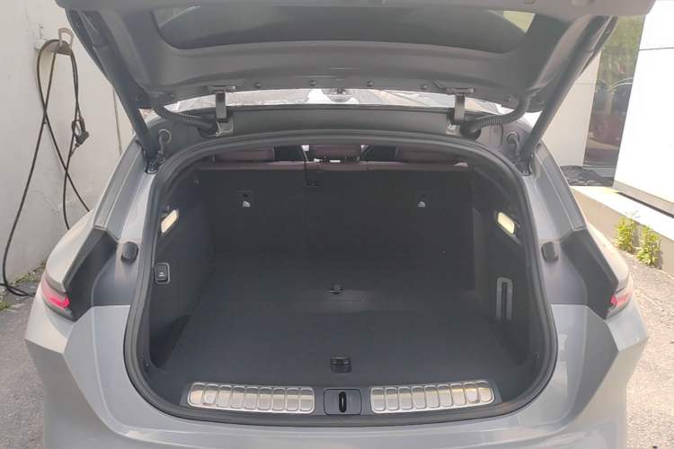 Used Nio ET5T 2023 75 kWh Touring Trunk