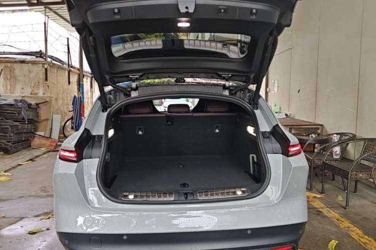 Used Nio ET5T 2023 75 kWh Touring Trunk