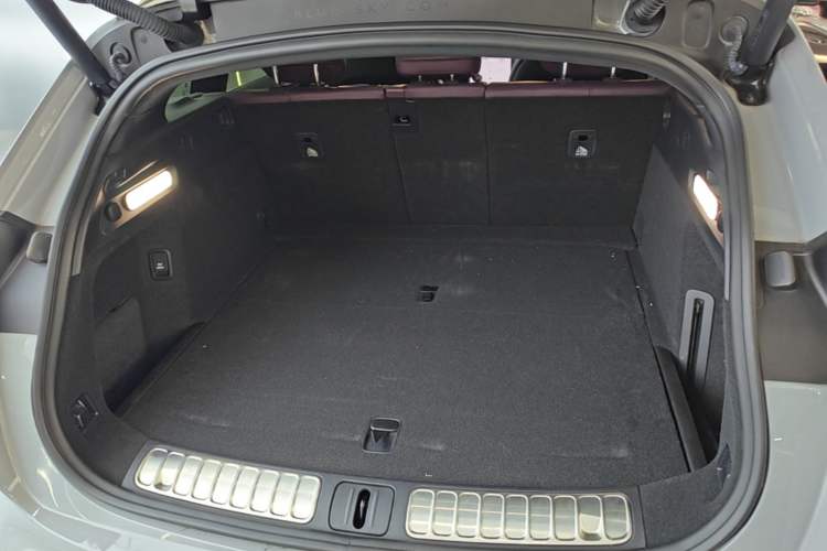 Used Nio ET5T 2023 75 kWh Touring Trunk