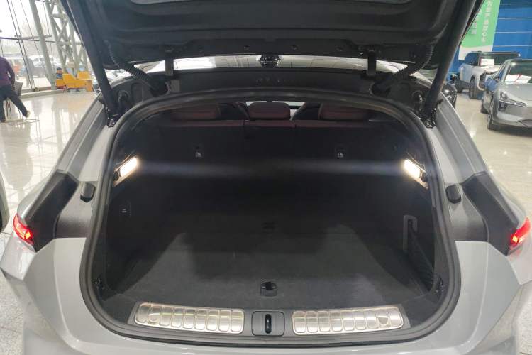 Used Nio ET5T 2023 75 kWh Touring Trunk