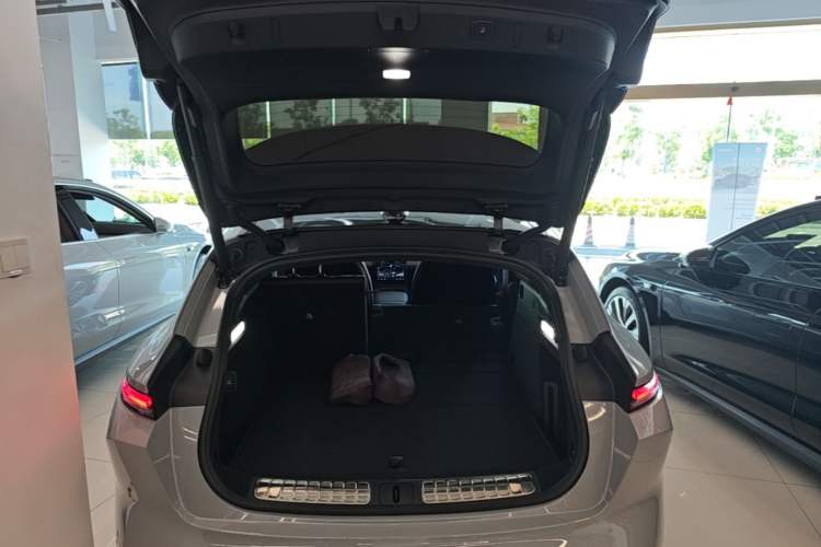 Used Nio ET5T 2023 75 kWh Touring Trunk