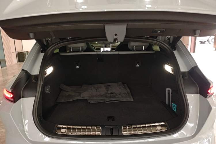 Used Nio ET5T 2023 75 kWh Touring Trunk