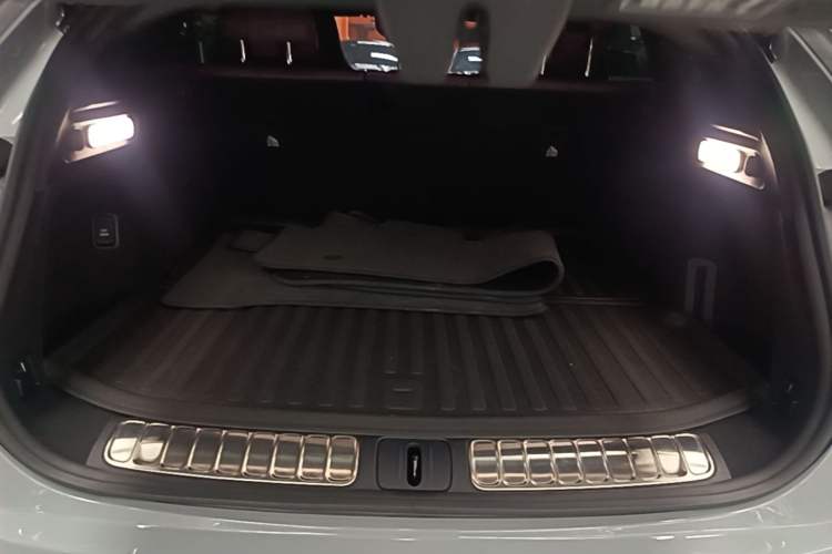 Used Nio ET5T 2023 75 kWh Touring Trunk