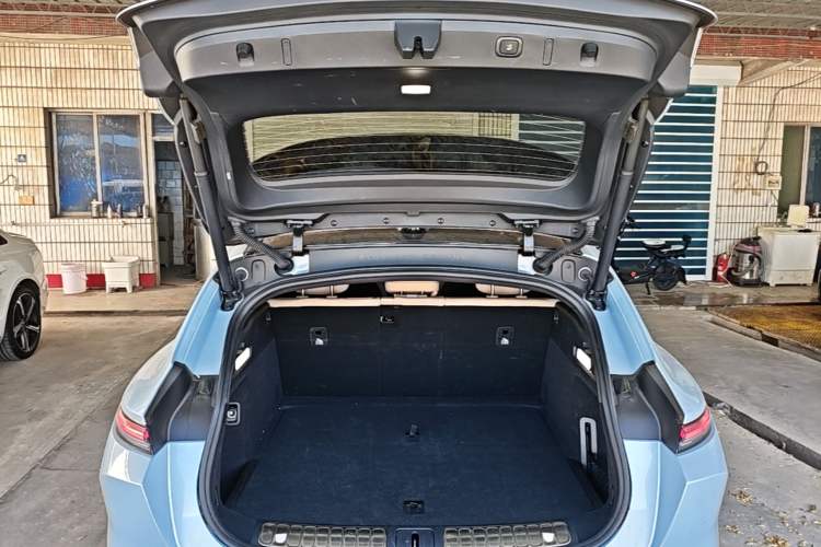 Used Nio ET5T 2023 75 kWh Touring Trunk