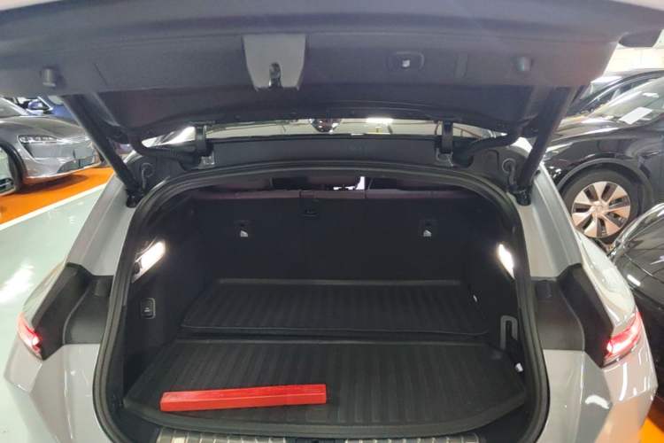 Used Nio ET5T 2023 75 kWh Touring Trunk