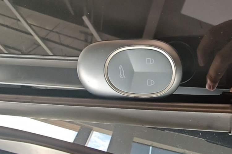 Used Nio ET5T 2023 75 kWh Touring Vehicle Key