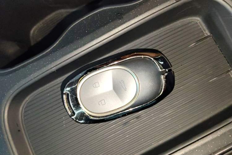 Used Nio ET5T 2023 75 kWh Touring Vehicle Key