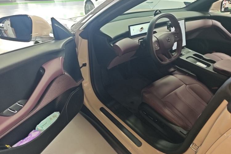 Used Nio ET5T 2023 75 kWh Touring Driver Seat