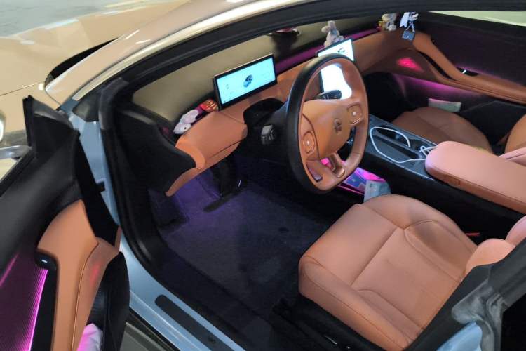 Used Nio ET5T 2023 75 kWh Touring Driver Seat