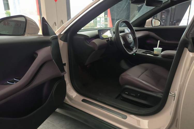 Used Nio ET5T 2023 75 kWh Touring Driver Seat