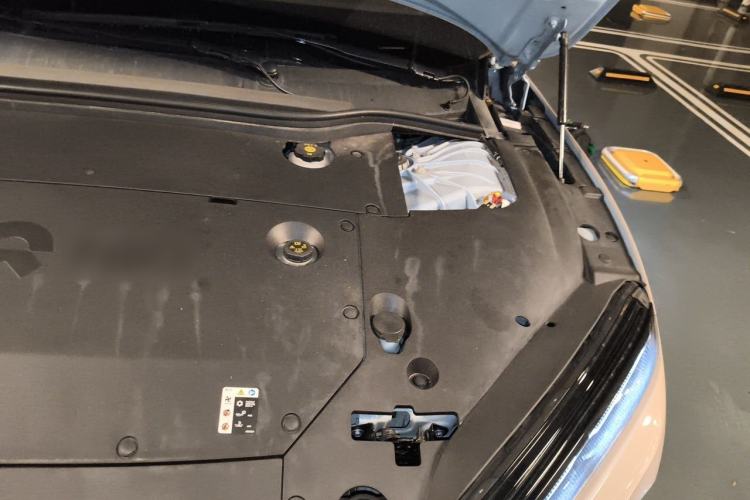 Used Nio ET5T 2023 75 kWh Touring Engine Bay Left